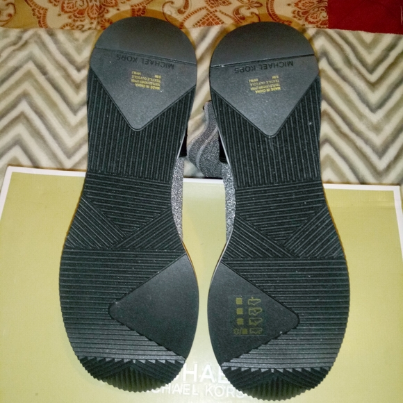 Michael Kors Grover Knit Bootie - Picture 6 of 16